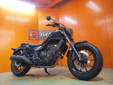 ホンダ レブル 250 モデルチェンジ後のレブル!ガーニッシュにシーソーペダルでクラシカル仕様にした一台ですよ!! 21