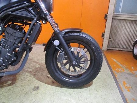 ホンダ レブル 250 モデルチェンジ後のレブル!ガーニッシュにシーソーペダルでクラシカル仕様にした一台ですよ!! 24