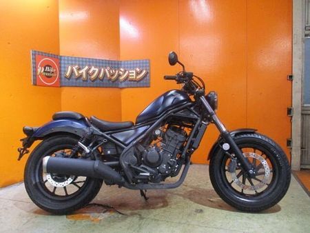 ホンダ レブル 250 モデルチェンジ後のレブル!ガーニッシュにシーソーペダルでクラシカル仕様にした一台ですよ!! 7