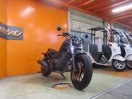ホンダ レブル 250 モデルチェンジ後のレブル!ガーニッシュにシーソーペダルでクラシカル仕様にした一台ですよ!! 74