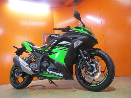 カワサキ ニンジャ 250 希少な2017年のKRTエディションが緊急入荷!この状態でこの価格は正に他店追従不可能価格 1