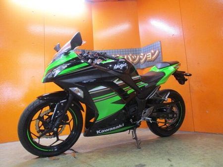 カワサキ ニンジャ 250 希少な2017年のKRTエディションが緊急入荷!この状態でこの価格は正に他店追従不可能価格 2