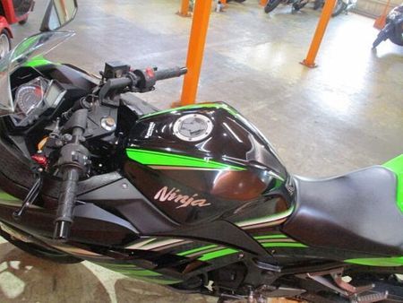 カワサキ ニンジャ 250 希少な2017年のKRTエディションが緊急入荷!この状態でこの価格は正に他店追従不可能価格 34
