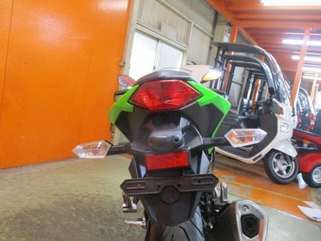 カワサキ ニンジャ 250 希少な2017年のKRTエディションが緊急入荷!この状態でこの価格は正に他店追従不可能価格 45