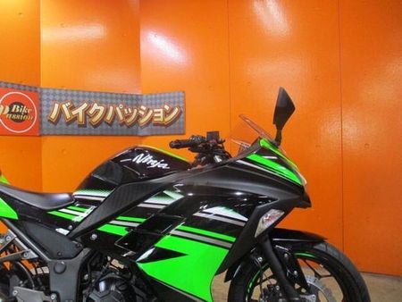 カワサキ ニンジャ 250 希少な2017年のKRTエディションが緊急入荷!この状態でこの価格は正に他店追従不可能価格 50