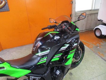 カワサキ ニンジャ 250 希少な2017年のKRTエディションが緊急入荷!この状態でこの価格は正に他店追従不可能価格 54