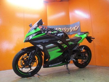 カワサキ ニンジャ 250 希少な2017年のKRTエディションが緊急入荷!この状態でこの価格は正に他店追従不可能価格 58
