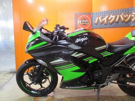 カワサキ ニンジャ 250 希少な2017年のKRTエディションが緊急入荷!この状態でこの価格は正に他店追従不可能価格 63