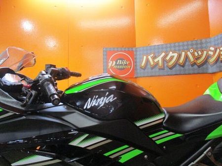 カワサキ ニンジャ 250 希少な2017年のKRTエディションが緊急入荷!この状態でこの価格は正に他店追従不可能価格 64