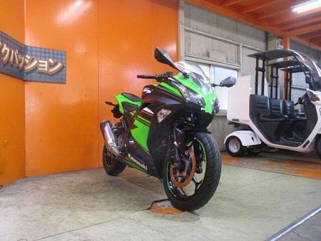 カワサキ ニンジャ 250 希少な2017年のKRTエディションが緊急入荷!この状態でこの価格は正に他店追従不可能価格 77