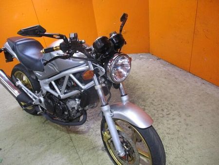 ホンダ VTR250 希少な2012年のFiのVTRが入荷!ETC装備でこの価格は他店追従不可能価格 35