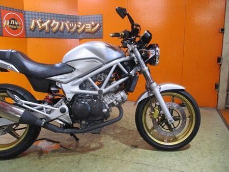 ホンダ VTR250 希少な2012年のFiのVTRが入荷!ETC装備でこの価格は他店追従不可能価格 56