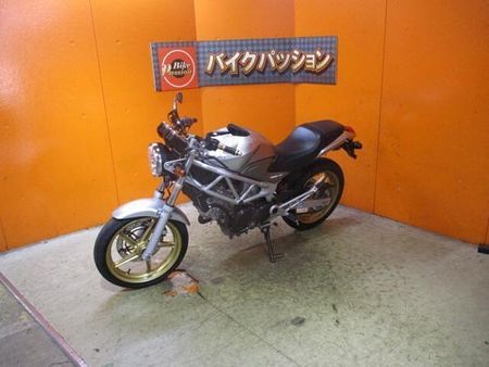 ホンダ VTR250 希少な2012年のFiのVTRが入荷!ETC装備でこの価格は他店追従不可能価格 66