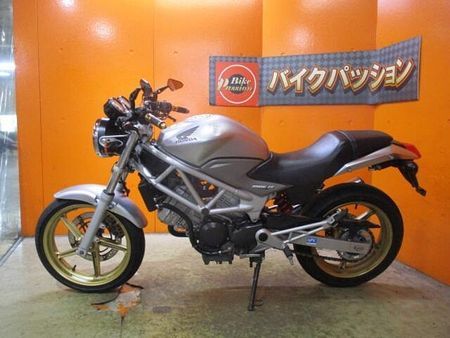 ホンダ VTR250 希少な2012年のFiのVTRが入荷!ETC装備でこの価格は他店追従不可能価格 67