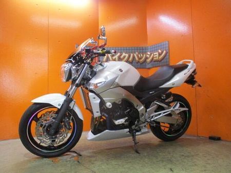 スズキ GSR400 2009年の61PSフルパワーの後期のGSR400が入荷!ETCはじめ走り系のカスタム車! 2