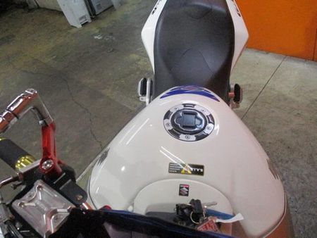 スズキ GSR400 2009年の61PSフルパワーの後期のGSR400が入荷!ETCはじめ走り系のカスタム車! 32