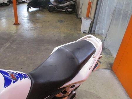 スズキ GSR400 2009年の61PSフルパワーの後期のGSR400が入荷!ETCはじめ走り系のカスタム車! 36