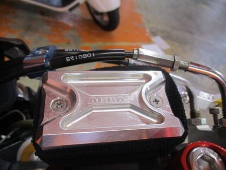 スズキ GSR400 2009年の61PSフルパワーの後期のGSR400が入荷!ETCはじめ走り系のカスタム車! 44