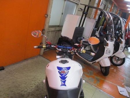 スズキ GSR400 2009年の61PSフルパワーの後期のGSR400が入荷!ETCはじめ走り系のカスタム車! 47