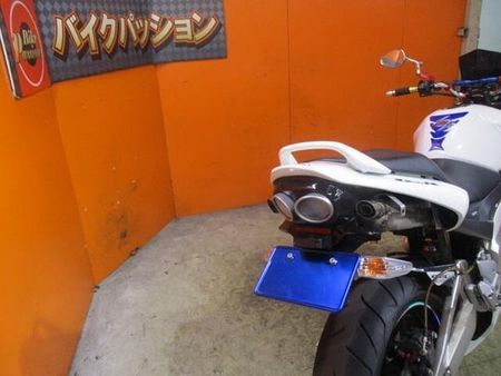 スズキ GSR400 2009年の61PSフルパワーの後期のGSR400が入荷!ETCはじめ走り系のカスタム車! 50