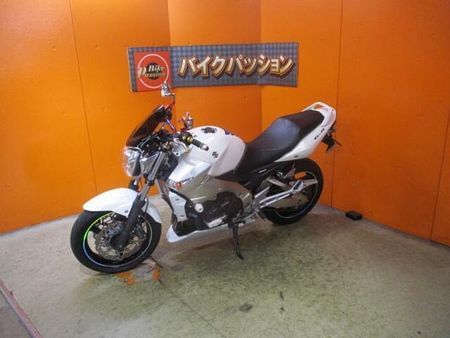 スズキ GSR400 2009年の61PSフルパワーの後期のGSR400が入荷!ETCはじめ走り系のカスタム車! 65