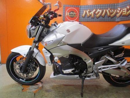 スズキ GSR400 2009年の61PSフルパワーの後期のGSR400が入荷!ETCはじめ走り系のカスタム車! 68