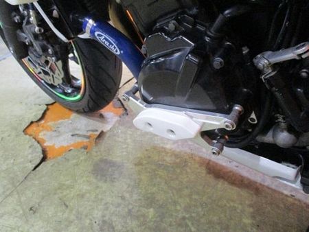 スズキ GSR400 2009年の61PSフルパワーの後期のGSR400が入荷!ETCはじめ走り系のカスタム車! 71