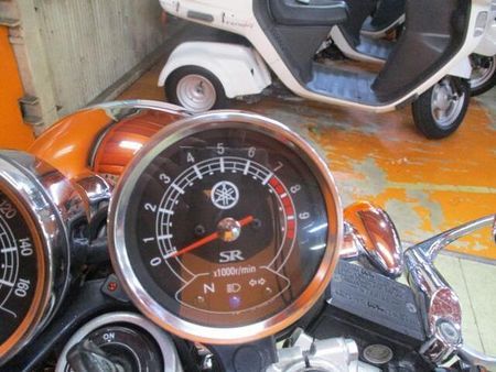 ヤマハ SR400 お洒落なカフェレーサーカスタムのFiのカスタムSRが入荷!写真の通りとっても綺麗な一台! 40
