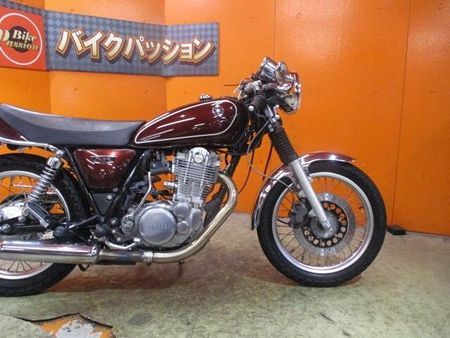 ヤマハ SR400 お洒落なカフェレーサーカスタムのFiのカスタムSRが入荷!写真の通りとっても綺麗な一台! 49