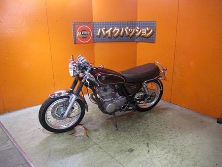 ヤマハ SR400 お洒落なカフェレーサーカスタムのFiのカスタムSRが入荷!写真の通りとっても綺麗な一台! 60