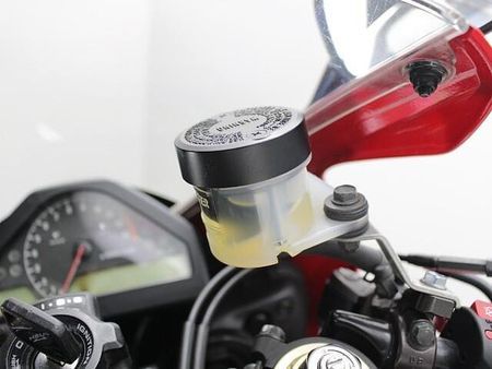 ホンダ CBR1000RR 国内モデルなのでアフターメンテナンス、安心ですね 11