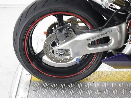 ホンダ CBR1000RR 国内モデルなのでアフターメンテナンス、安心ですね 17