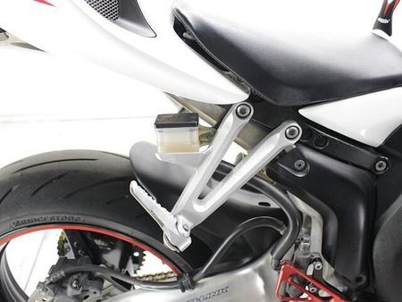 ホンダ CBR1000RR 国内モデルなのでアフターメンテナンス、安心ですね 18