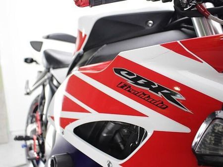 ホンダ CBR1000RR 国内モデルなのでアフターメンテナンス、安心ですね 20