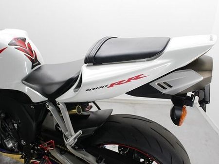ホンダ CBR1000RR 国内モデルなのでアフターメンテナンス、安心ですね 25