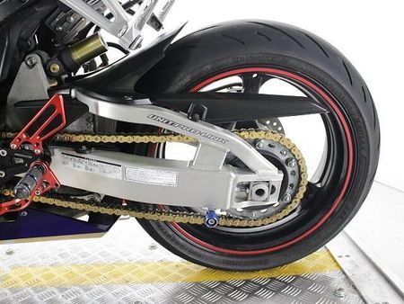 ホンダ CBR1000RR 国内モデルなのでアフターメンテナンス、安心ですね 26