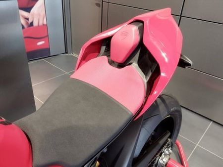 ドゥカティ PANIGALE V4 S 7