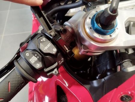 ドゥカティ PANIGALE V4 S 9