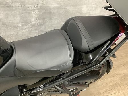 スズキ GSX-S1000 GSX-S1000 ABS スクリーン リアボックス装備 15