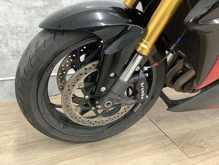 スズキ GSX-S1000 GSX-S1000 ABS スクリーン リアボックス装備 23