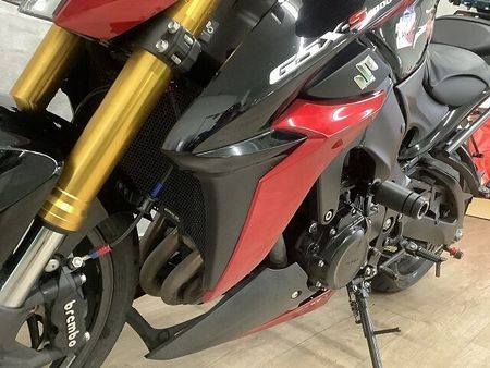 スズキ GSX-S1000 GSX-S1000 ABS スクリーン リアボックス装備 25