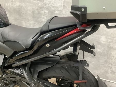 スズキ GSX-S1000 GSX-S1000 ABS スクリーン リアボックス装備 26