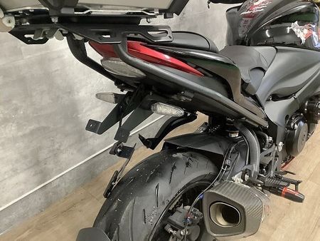 スズキ GSX-S1000 GSX-S1000 ABS スクリーン リアボックス装備 32