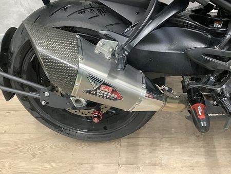 スズキ GSX-S1000 GSX-S1000 ABS スクリーン リアボックス装備 35