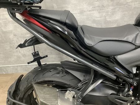 スズキ GSX-S1000 GSX-S1000 ABS スクリーン リアボックス装備 37