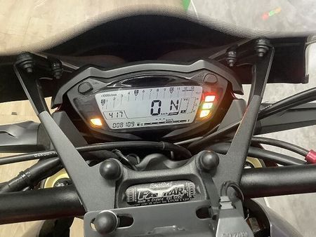スズキ GSX-S1000 GSX-S1000 ABS スクリーン リアボックス装備 7