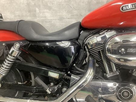 ハーレーダビッドソン XL1200L SPORTSTER LOW XL1200L 2010年モデル サイドバッグ ツーリングバッグ USB エンジンガード 37