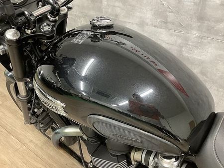 トライアンフ BONNEVILLE ボンネビル ビキニカウル装備 2015年モデル 25