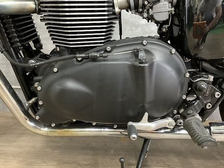 トライアンフ BONNEVILLE ボンネビル ビキニカウル装備 2015年モデル 28