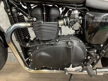 トライアンフ BONNEVILLE ボンネビル ビキニカウル装備 2015年モデル 29